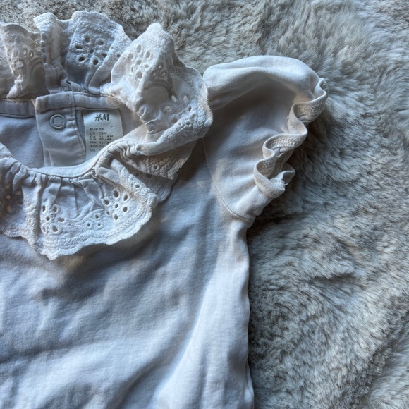 H&M Ruffled Body Suite - Picture 3 of 4